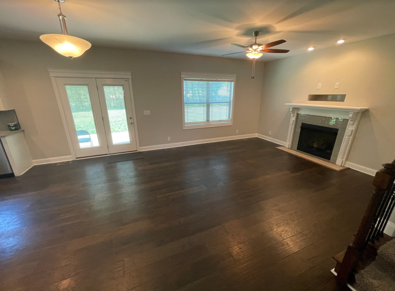 301 Hemp Ct - Photo 4 of 13