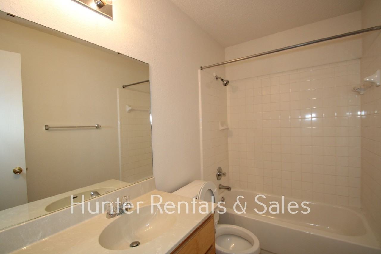 4612 Hank Dr - Photo 5 of 30