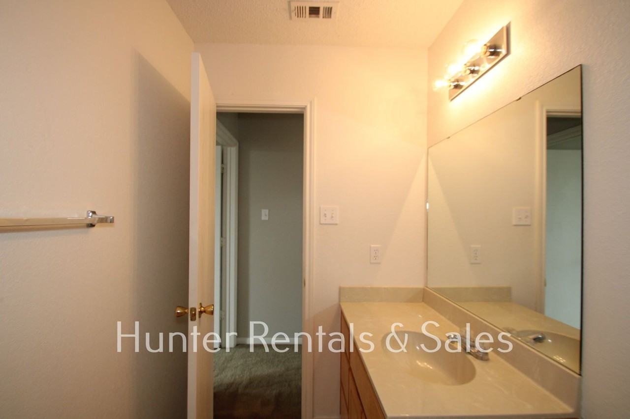 4612 Hank Dr - Photo 7 of 30