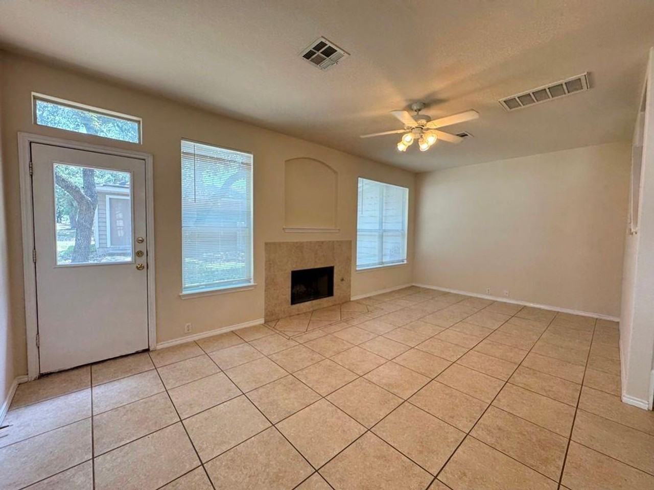 251A Utterback - Photo 3 of 42
