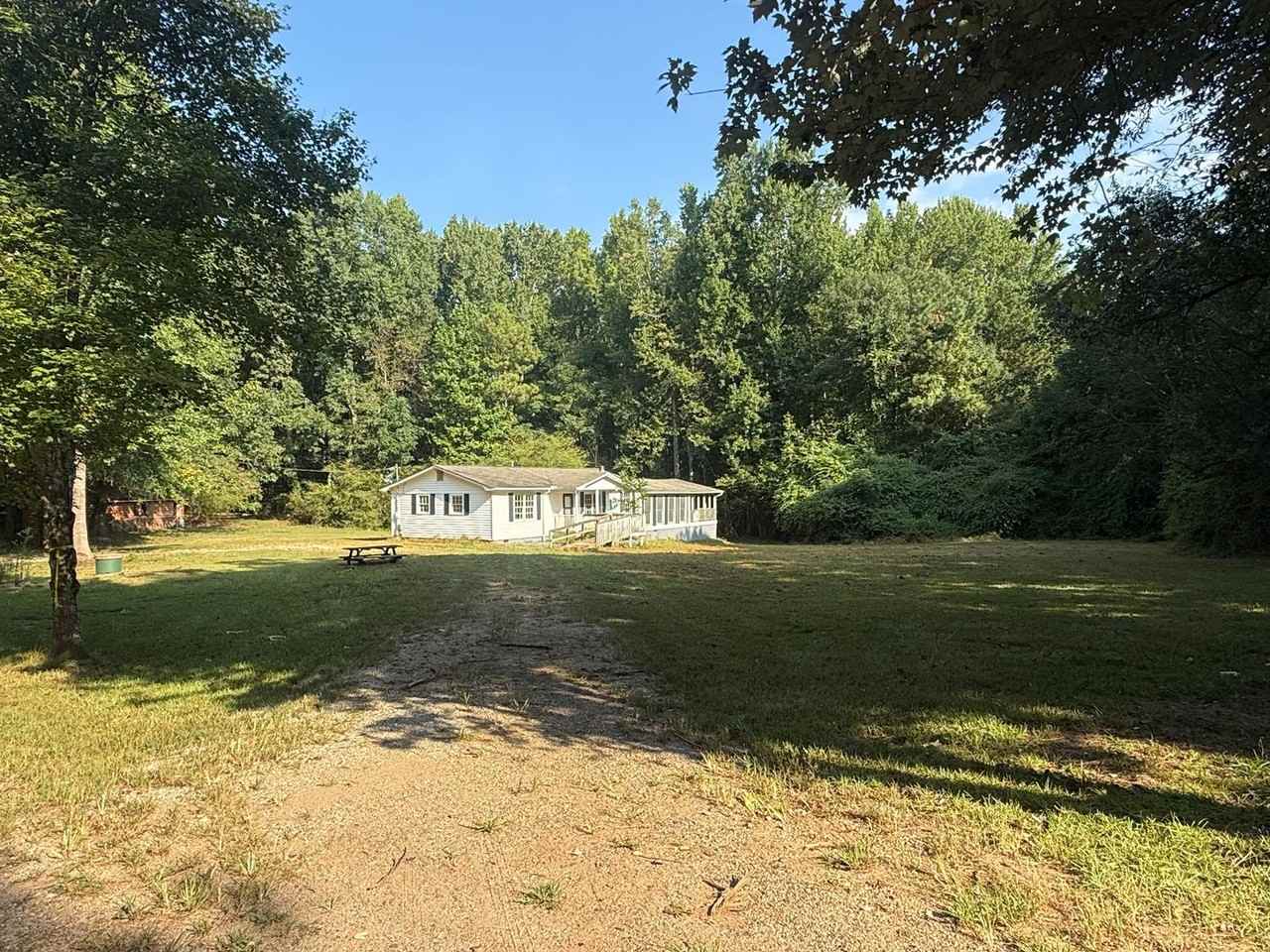 593 Holbrook Rd - Photo 2 of 15