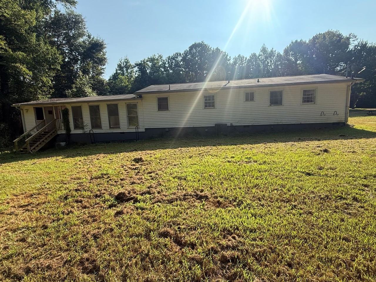 593 Holbrook Rd - Photo 3 of 15
