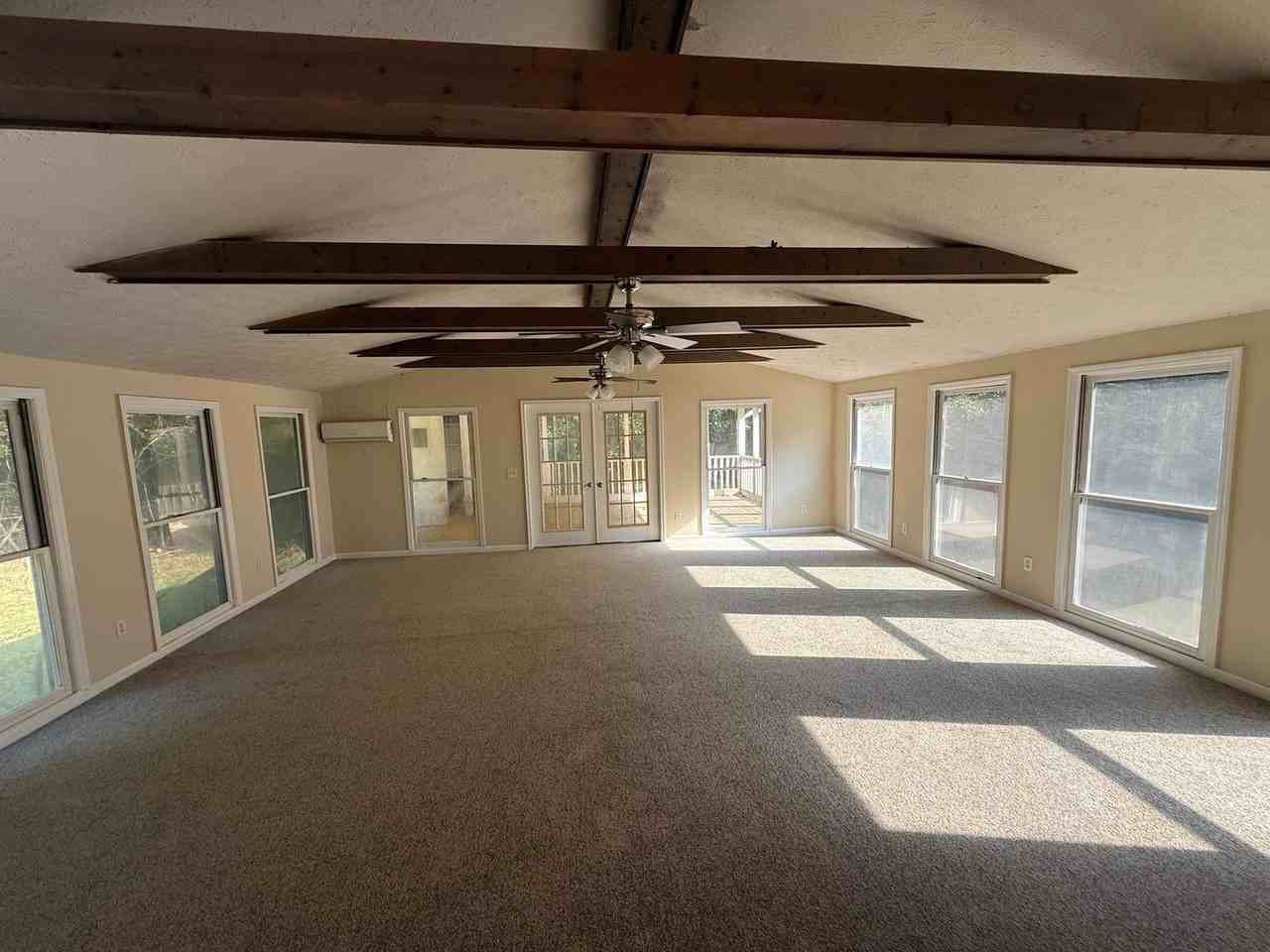 593 Holbrook Rd - Photo 6 of 15