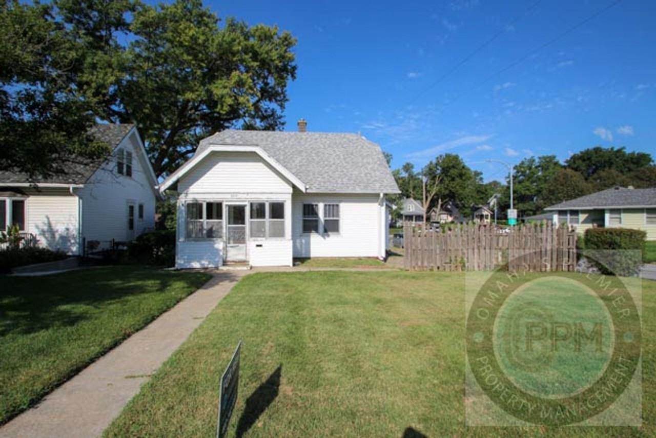 2802 S 31st St - Photo 2 of 26