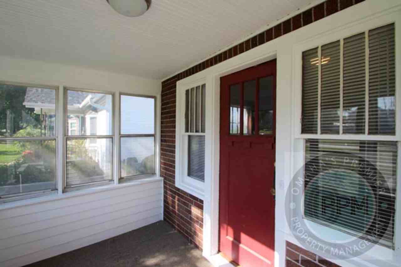 2802 S 31st St - Photo 3 of 26