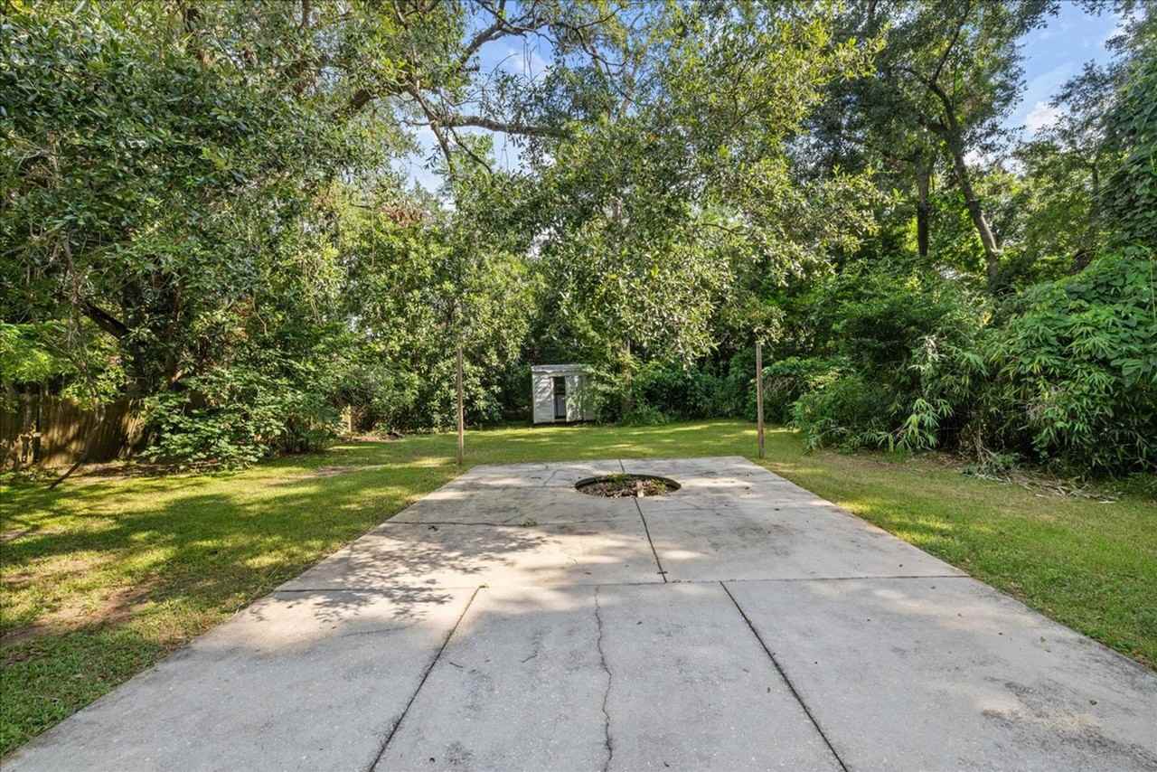 1812 Honeysuckle Dr - Photo 4 of 24