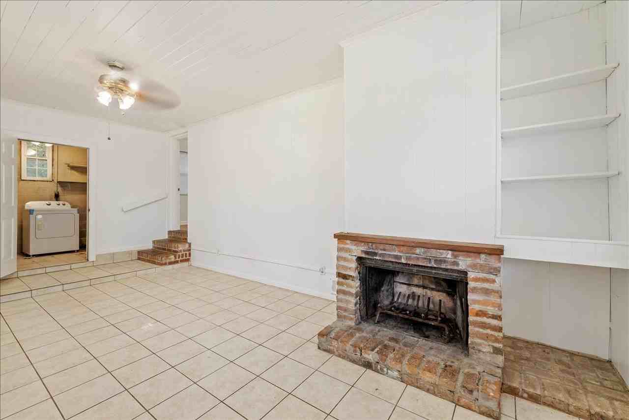 1812 Honeysuckle Dr - Photo 7 of 24