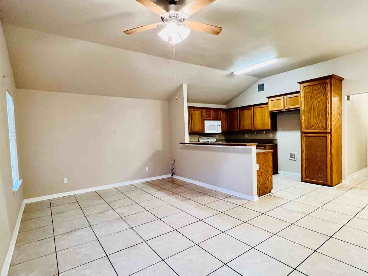 105 Trinidad Cir - Photo 2 of 15
