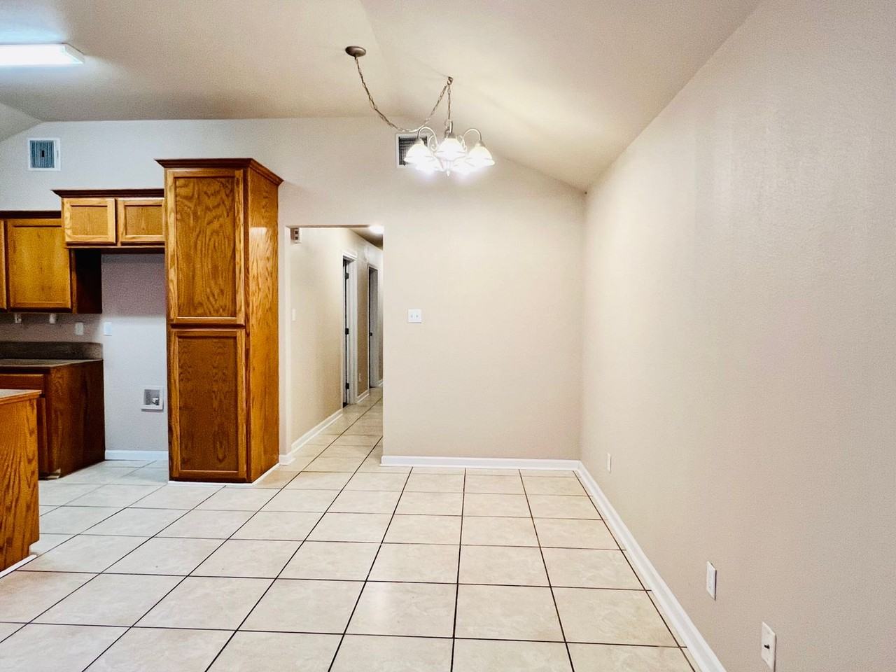 105 Trinidad Cir - Photo 4 of 15