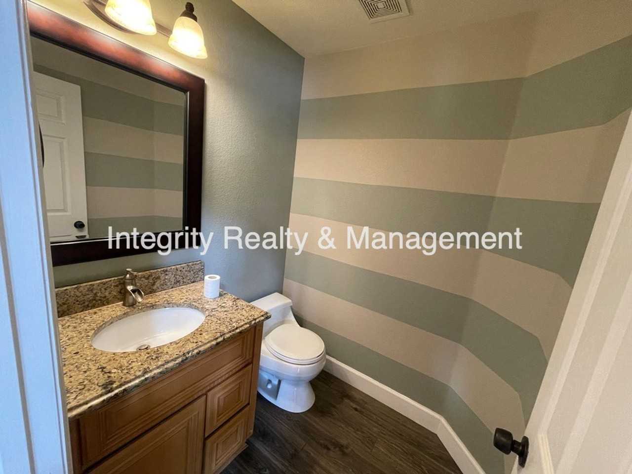 10400 Tracewood Ct - Photo 7 of 34