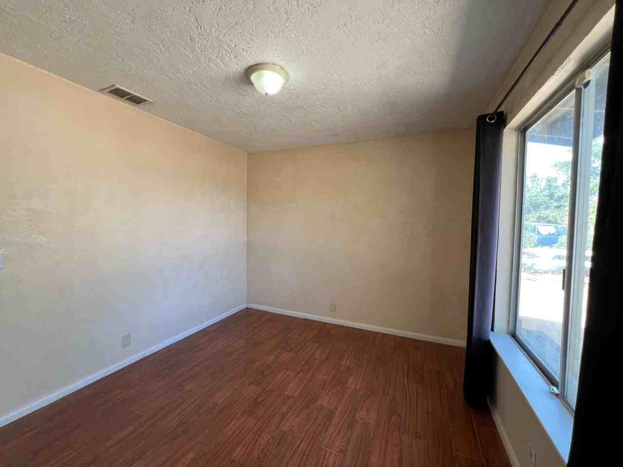 22347 Tehama Rd - Photo 2 of 32