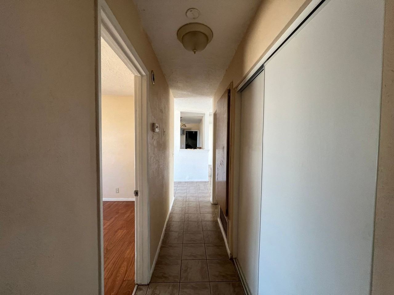 22347 Tehama Rd - Photo 5 of 32