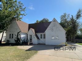 featured image of 405 Hyde Park Dr