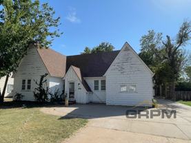 405 Hyde Park Dr - Photo 1 of 1
