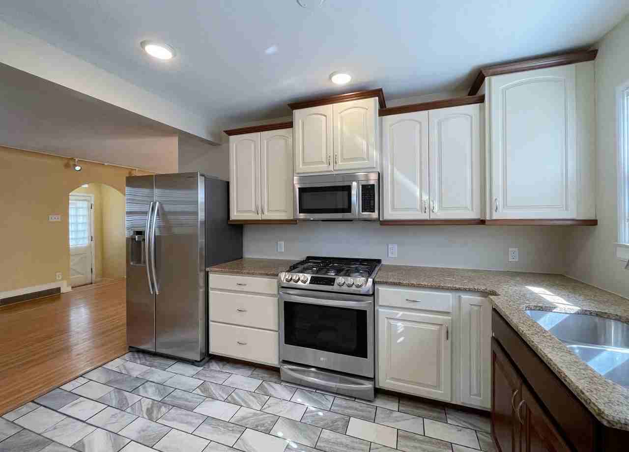 405 Hyde Park Dr - Photo 5 of 21