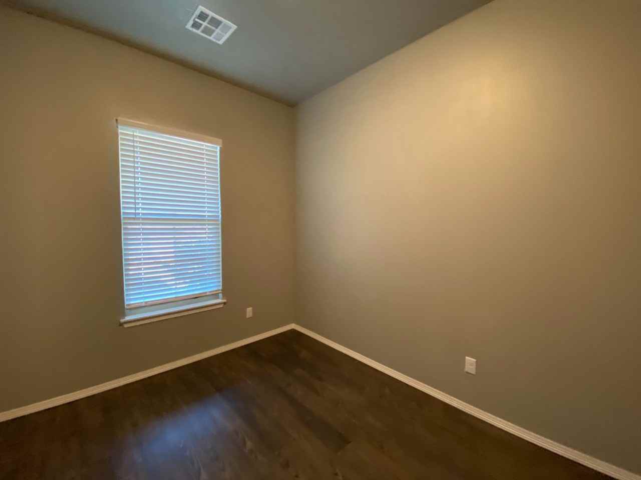 7804 Meadow Lake Dr - Photo 5 of 21