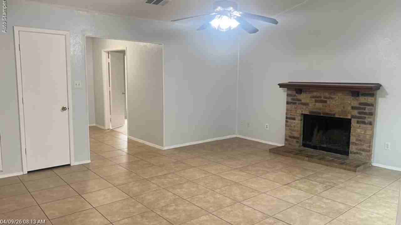 501 Lantana Dr - Photo 4 of 42
