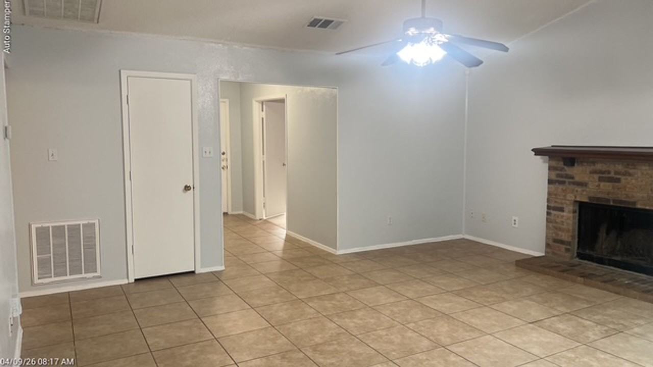501 Lantana Dr - Photo 7 of 42