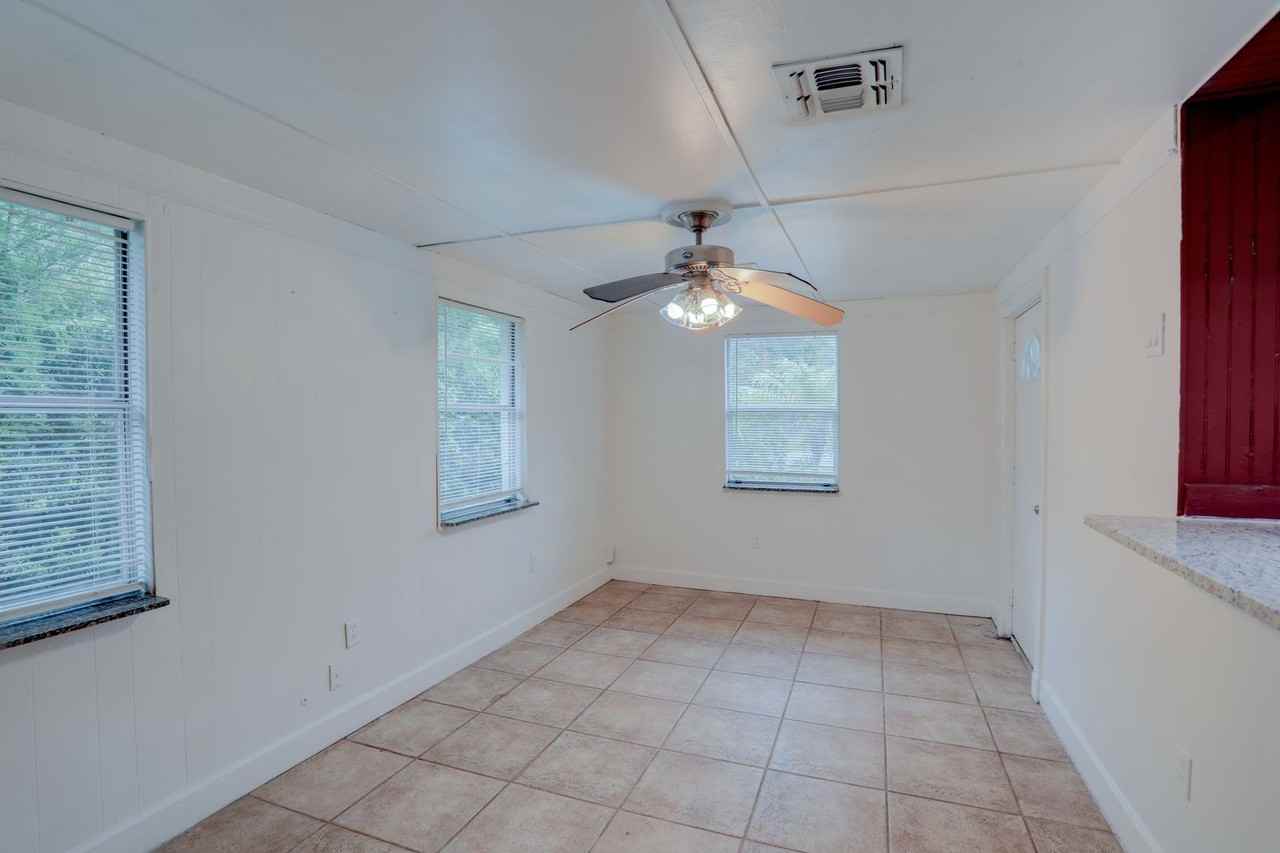 7608 Simms Ave - Photo 3 of 18