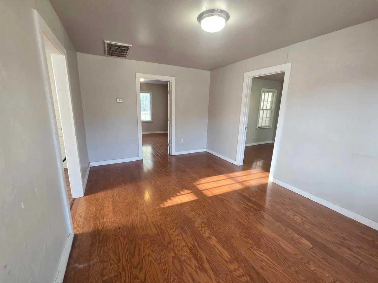 1144 Nw 83rd St - Photo 2 of 9