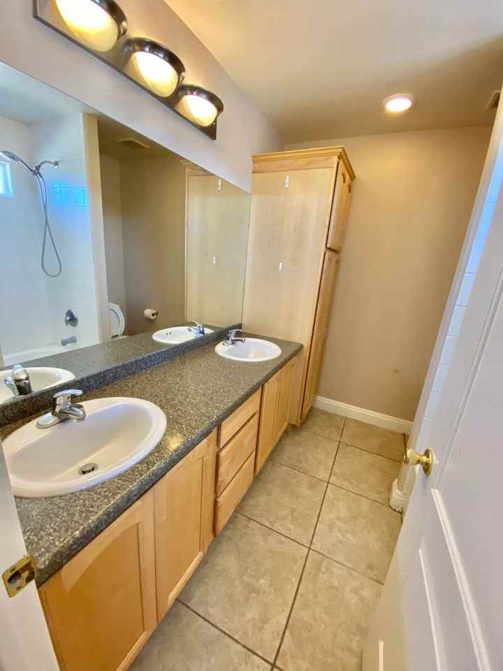 5553 Baileya Ave - Photo 5 of 14