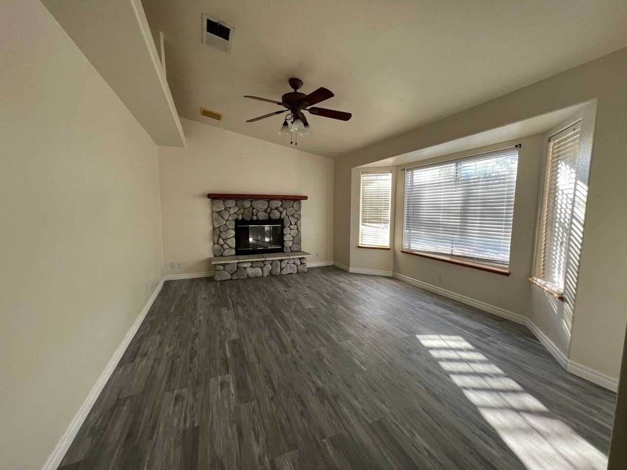 420 Olive Ave - Photo 3 of 20