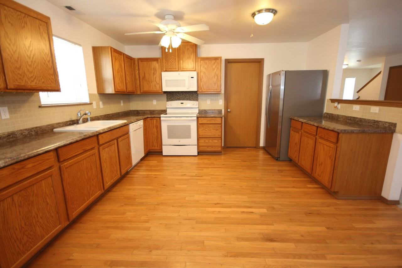 1507 203rd Street Ct E - Photo 2 of 10