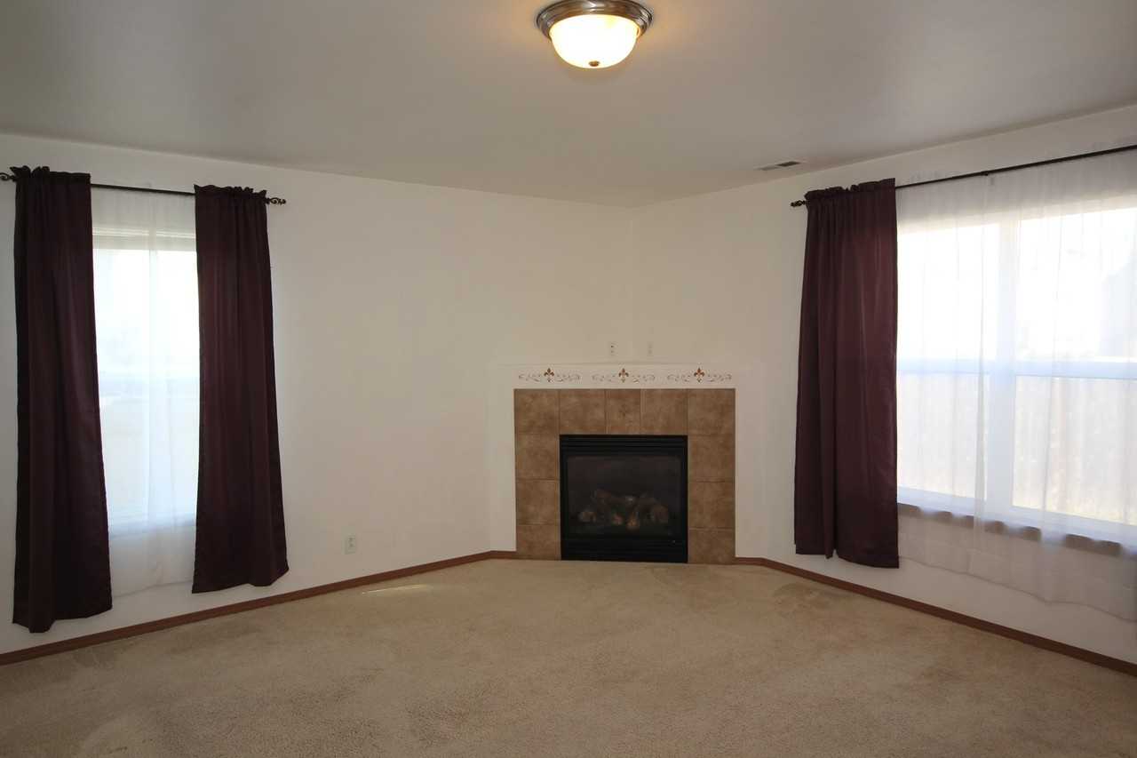 1507 203rd Street Ct E - Photo 3 of 10
