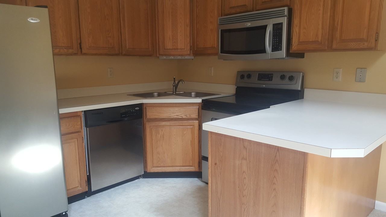 360 Union St - Photo 4 of 23