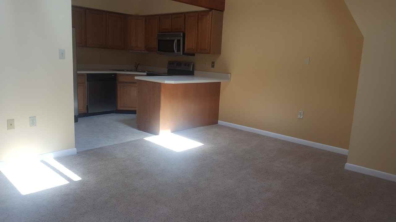 360 Union St - Photo 5 of 23