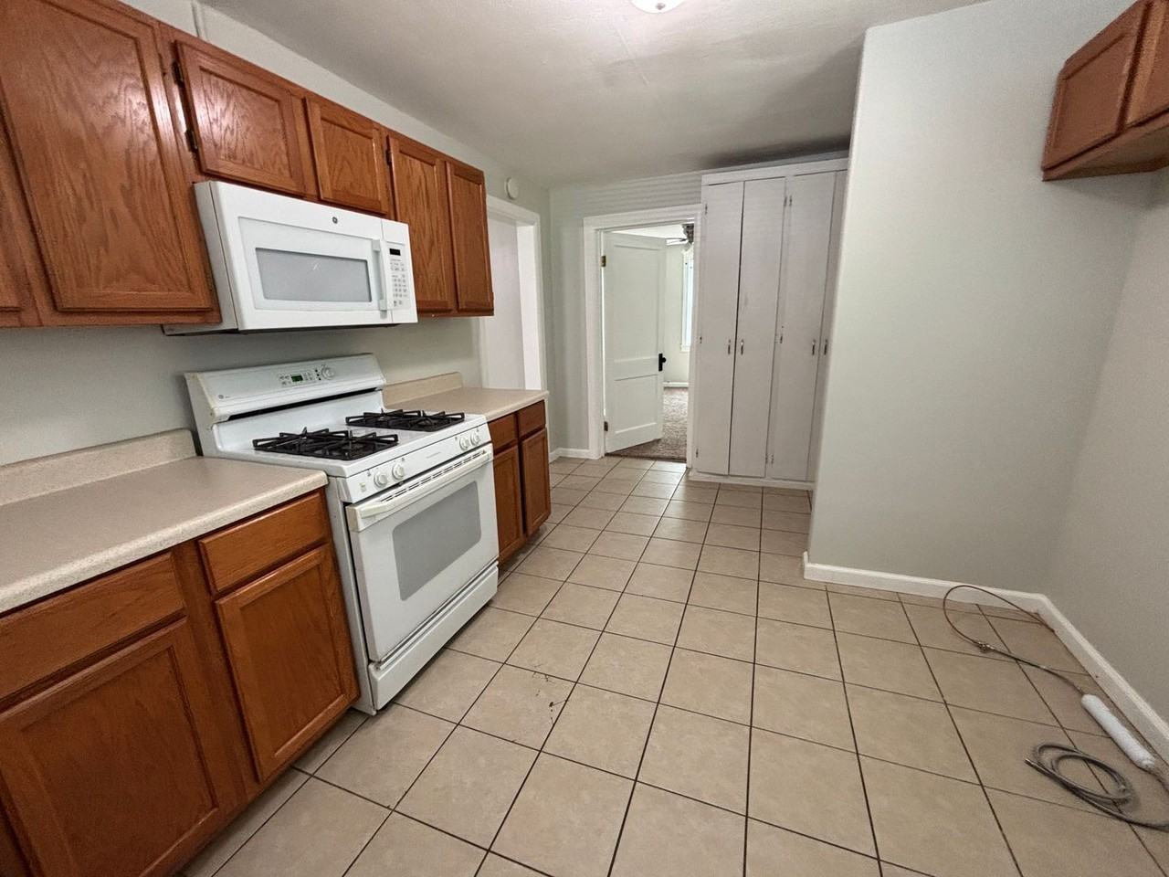 2558 Barbara St - Photo 7 of 18