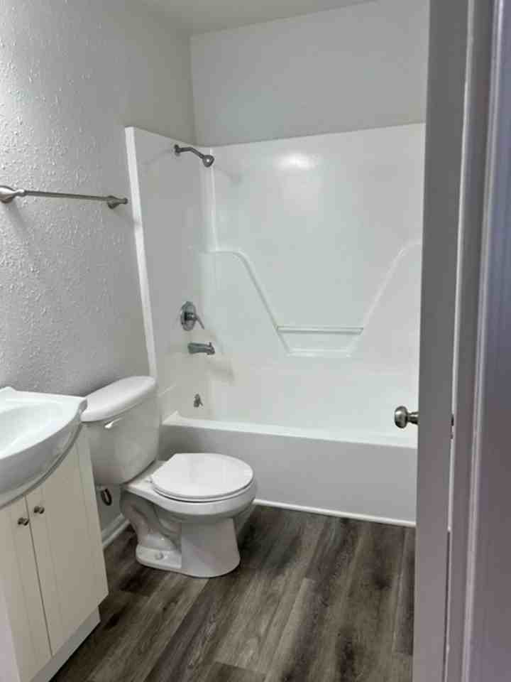 14 Rolla Gardens Dr - Photo 7 of 21
