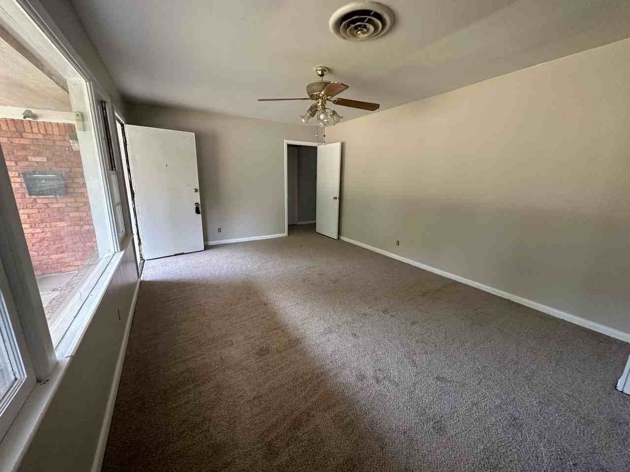 2209 Clinton St - Photo 3 of 15