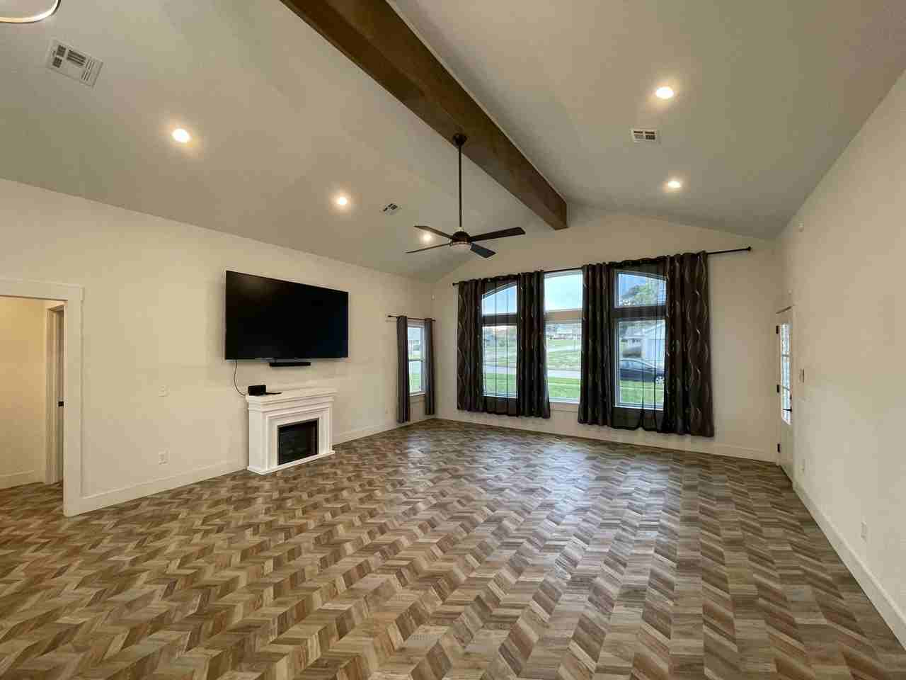 1716 Virginia Dr - Photo 2 of 17