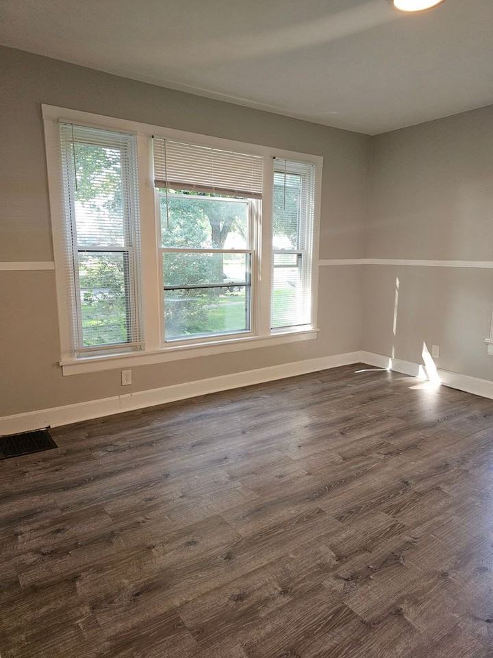 2214 W 2nd St - Photo 2 of 15