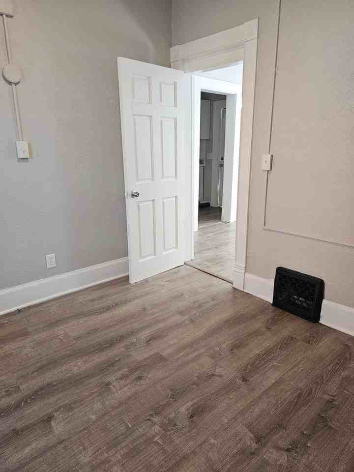 2214 W 2nd St - Photo 6 of 15
