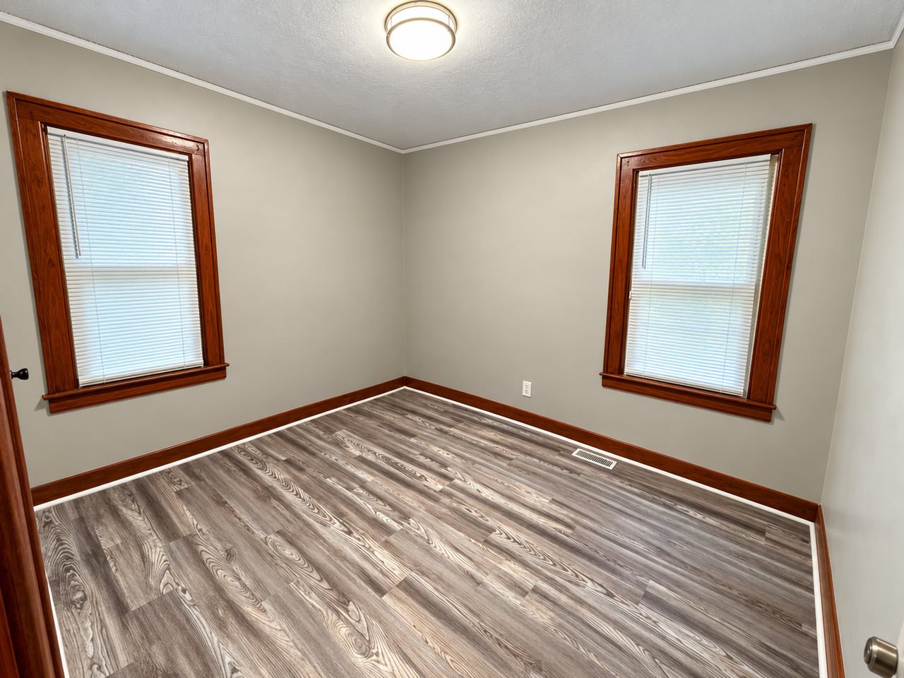 2 Bedroom Lower Unit - Photo 4 of 10