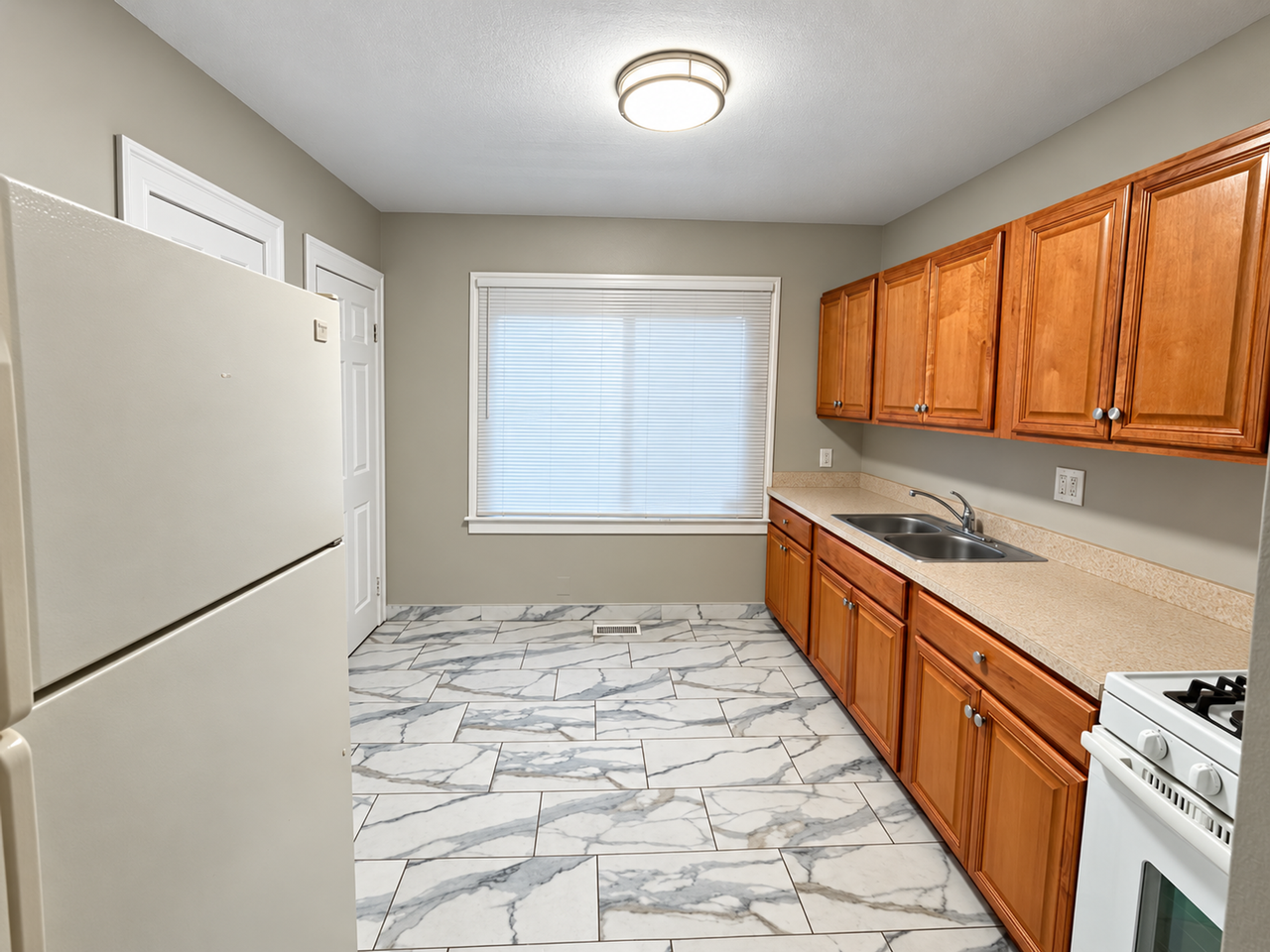 2 Bedroom Lower Unit - Photo 6 of 10