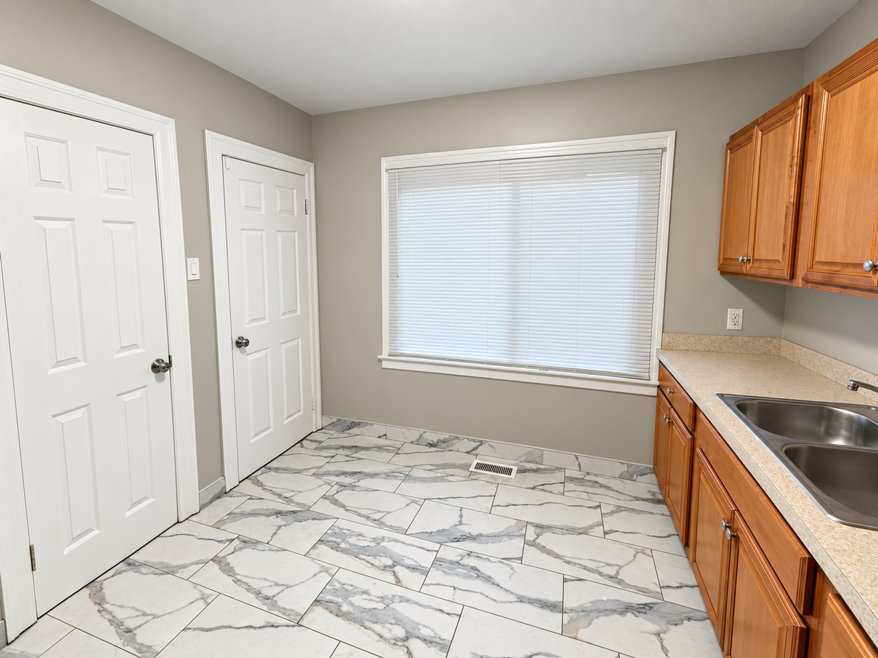 2 Bedroom Lower Unit - Photo 7 of 10