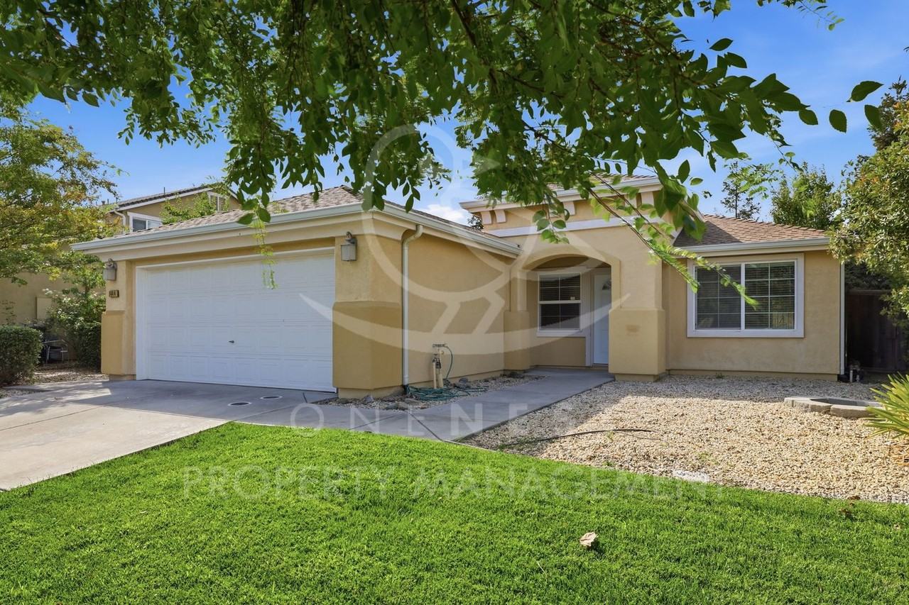 1444 Minories Dr - Photo 2 of 25