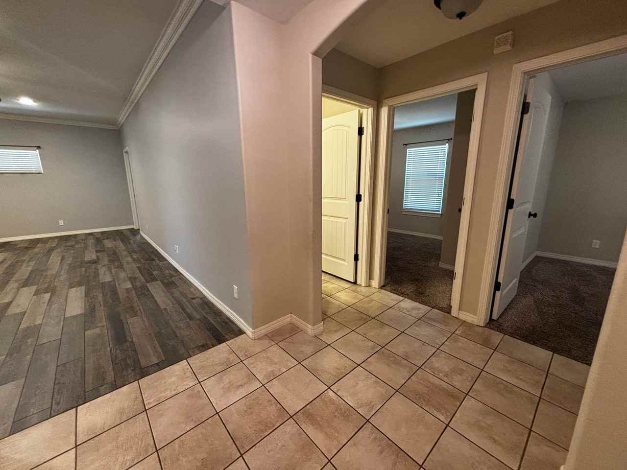 112 W Dogwood St - Photo 3 of 27