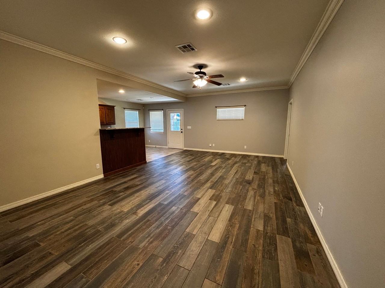 112 W Dogwood St - Photo 4 of 27