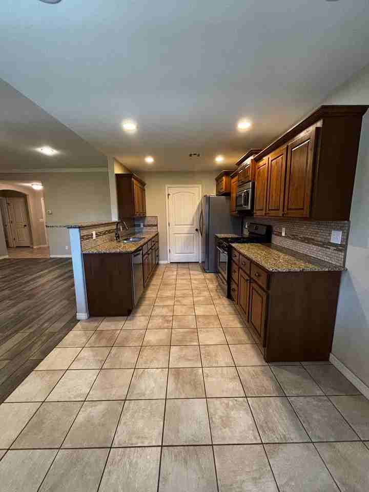 112 W Dogwood St - Photo 6 of 27
