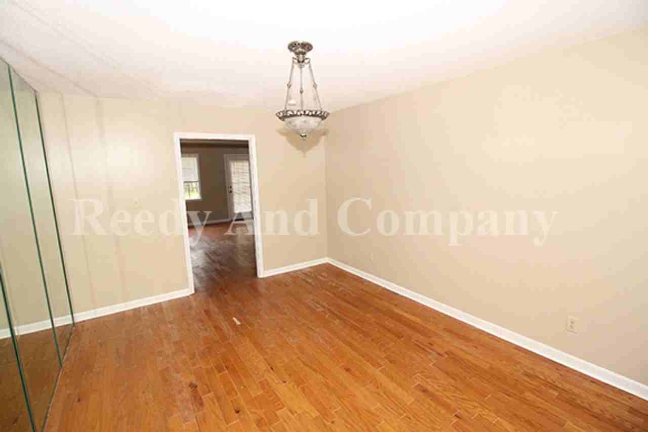 3685 Bryn Mawr Dr - Photo 4 of 22