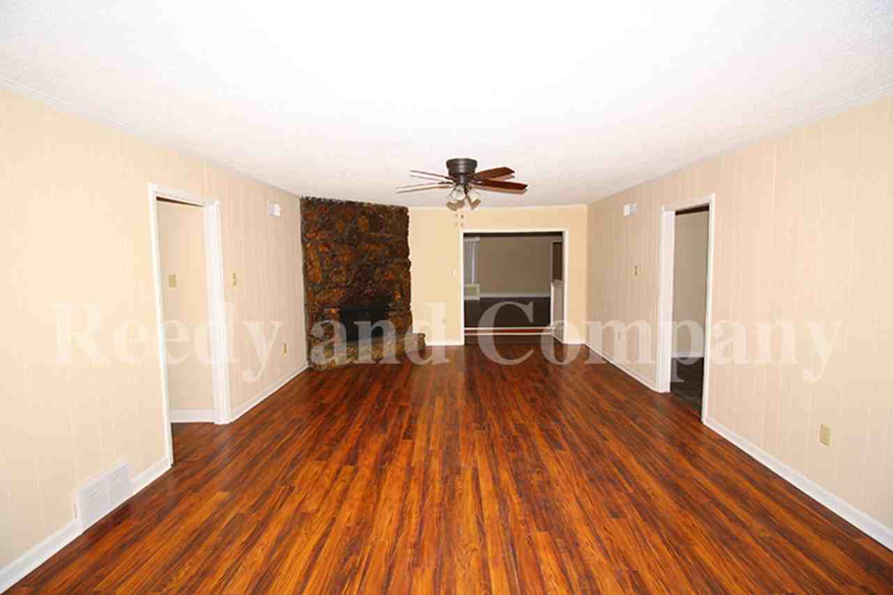 3340 Morningview Dr - Photo 5 of 33