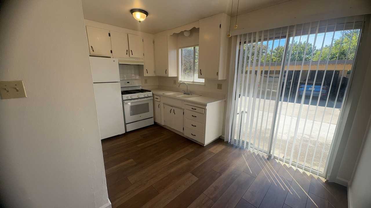 1911 Celeste Ct #A - Photo 5 of 10