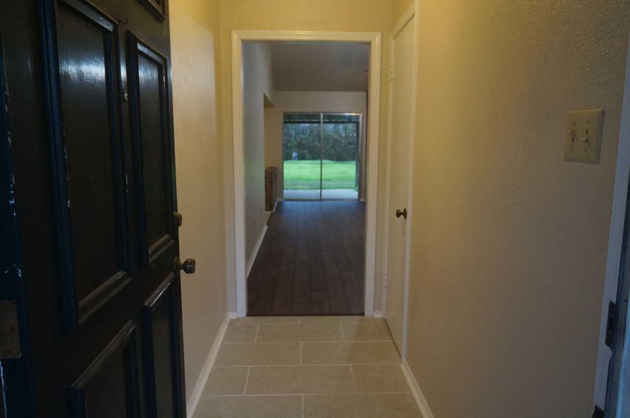 114 Napoleon Dr - Photo 4 of 25