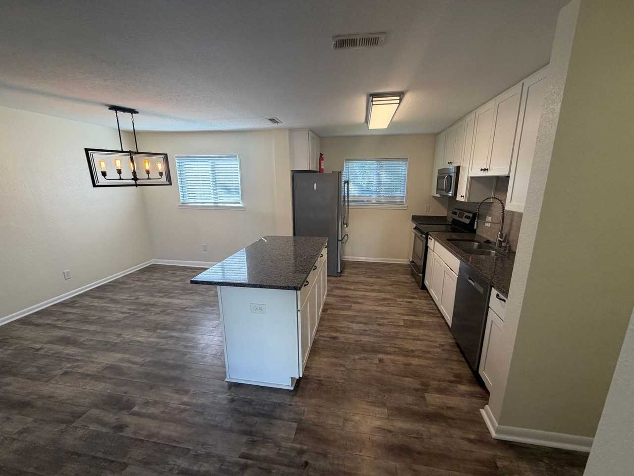 3061 Ole Towne Ln - Photo 3 of 17