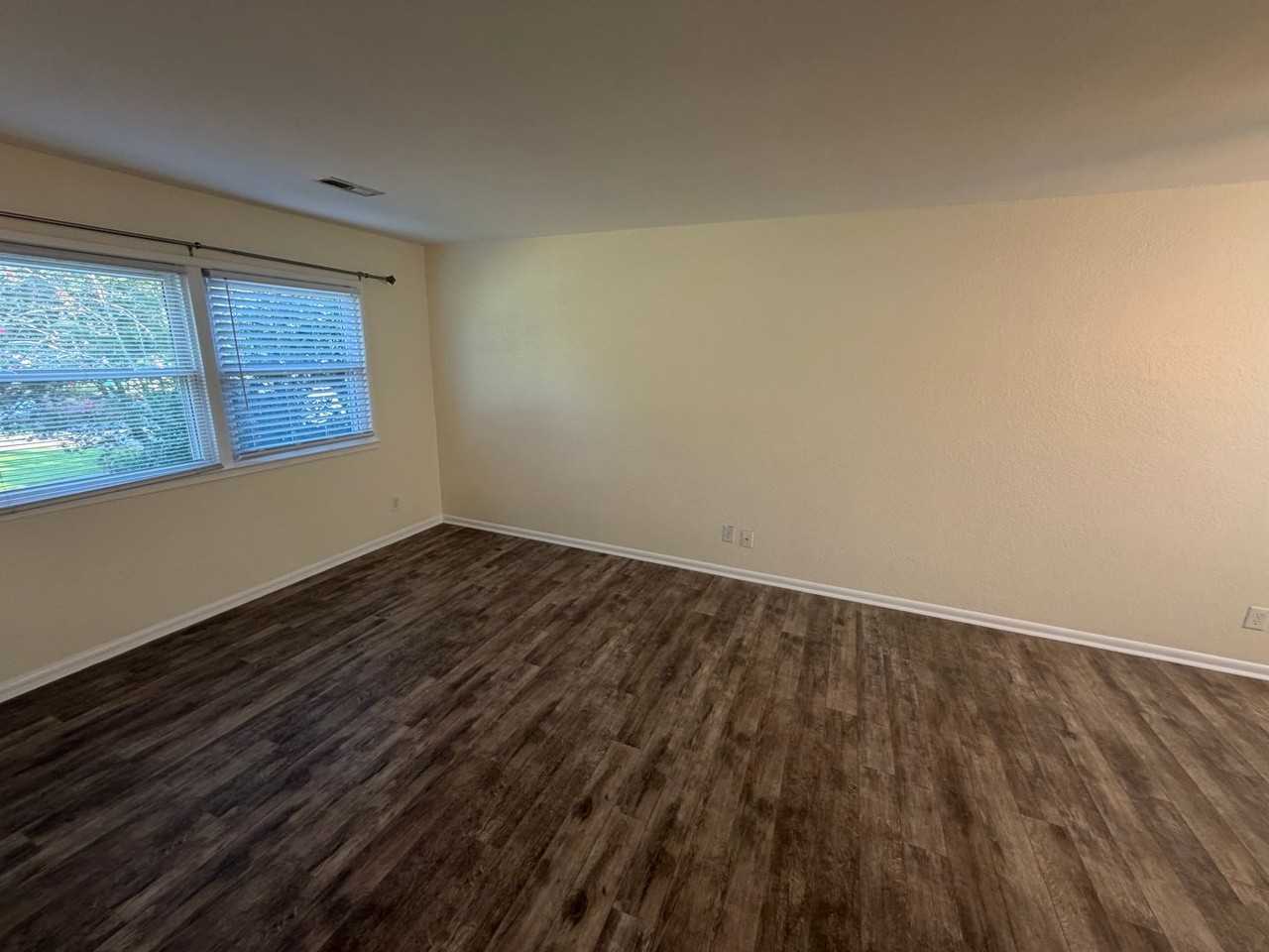 3061 Ole Towne Ln - Photo 5 of 17