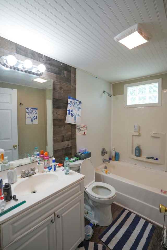 804 Golfview Dr - Photo 3 of 25